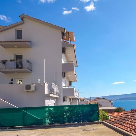 Apartments Sonata Omiš Eksteriør bilde