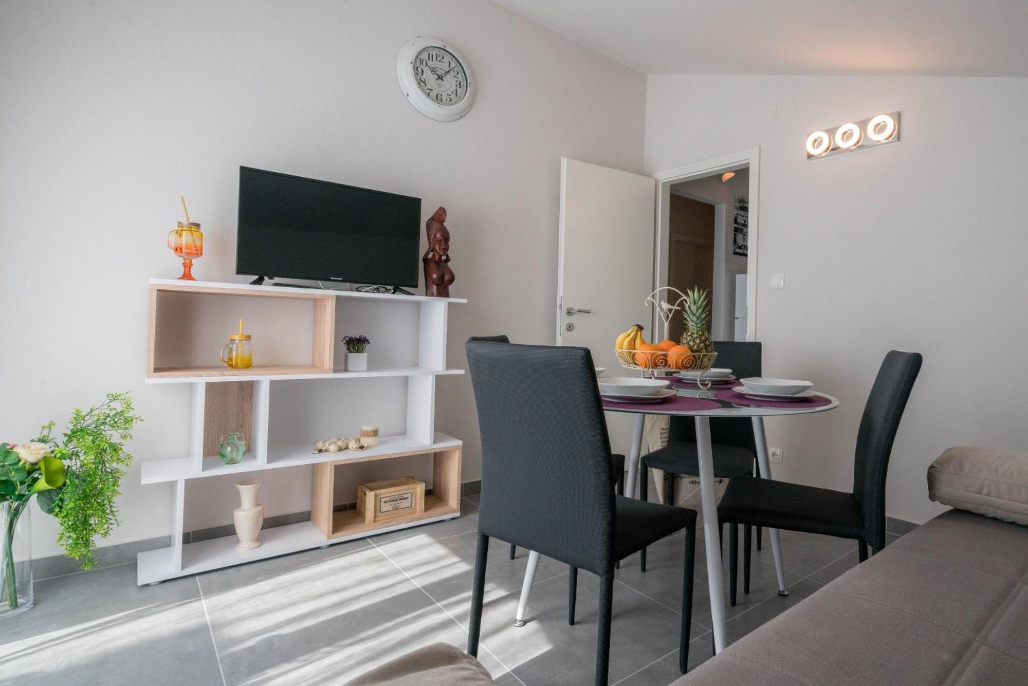 Apartments Sonata Omiš Eksteriør bilde