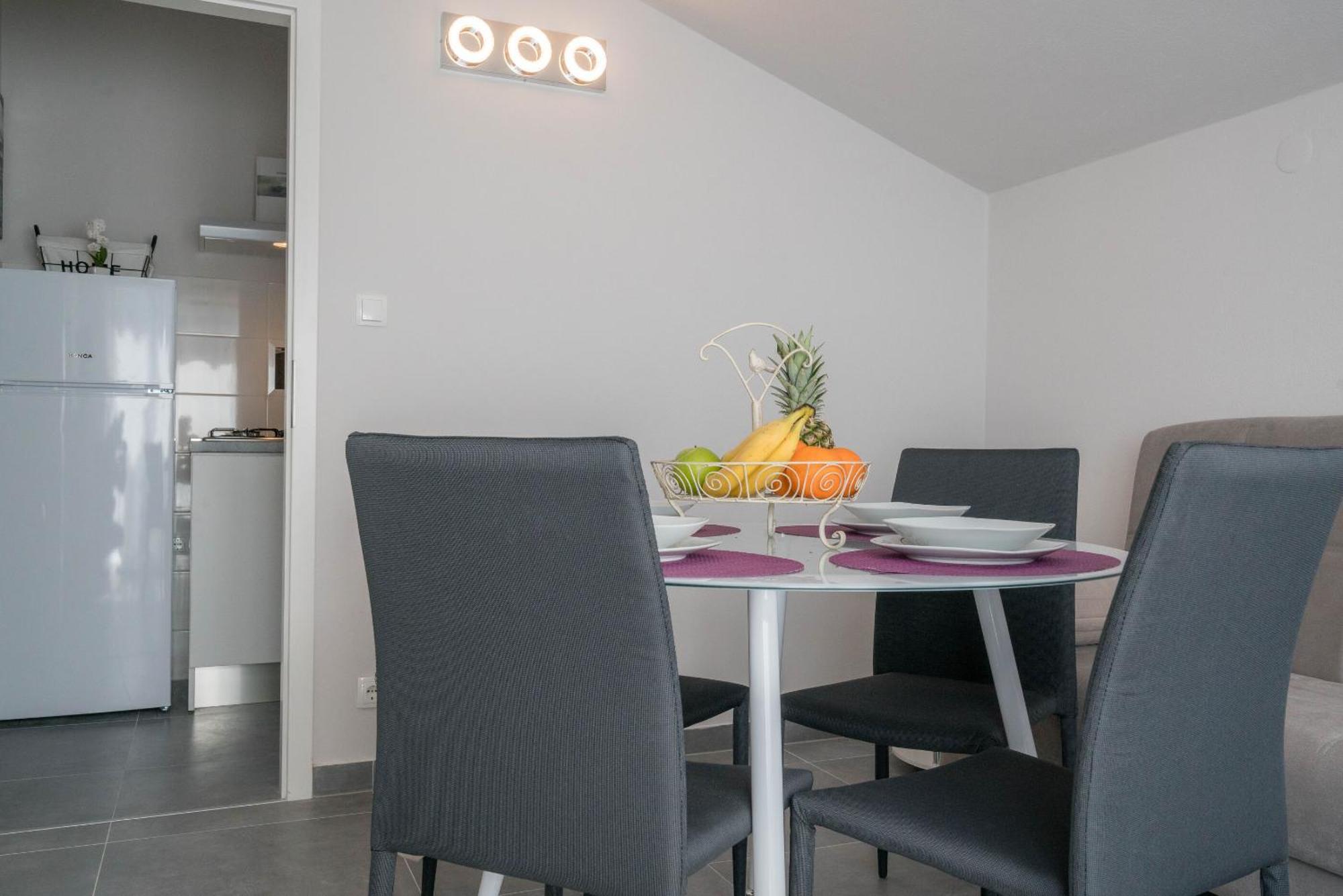 Apartments Sonata Omiš Eksteriør bilde