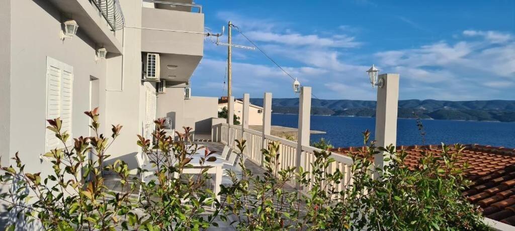 Apartments Sonata Omiš Eksteriør bilde
