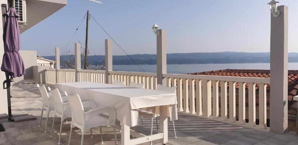 Apartments Sonata Omiš Eksteriør bilde